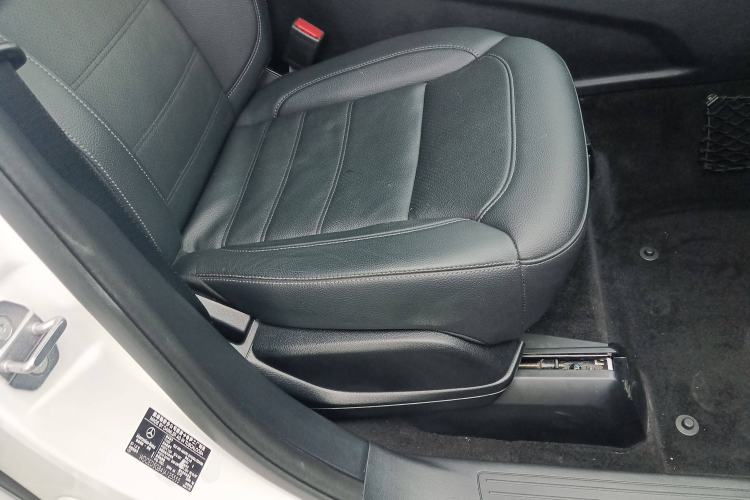Used Mercedes-Benz GLE Coupe 2018 GLE 400 4MATIC Coupe SUV Right Front Seat