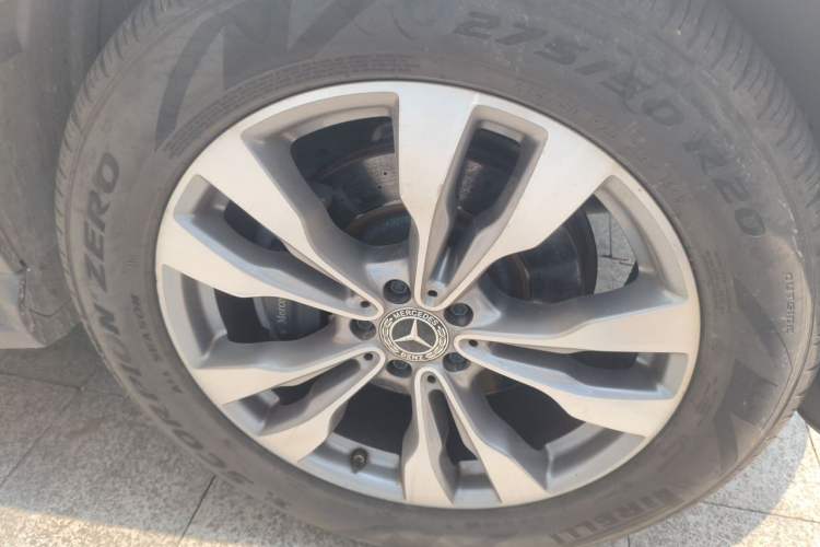 Used Mercedes-Benz GLE Coupe 2018 GLE 400 4MATIC Coupe SUV Right Front Wheel Hub