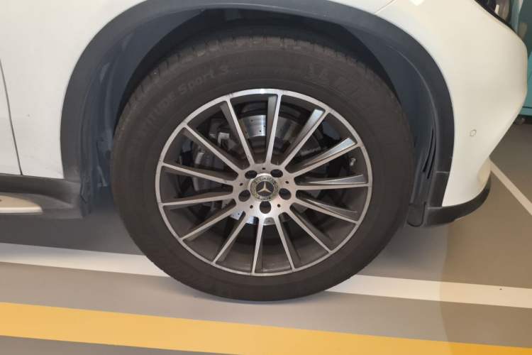 Used Mercedes-Benz GLE Coupe 2018 GLE 320 4MATIC Coupe SUV Right Front Wheel Hub