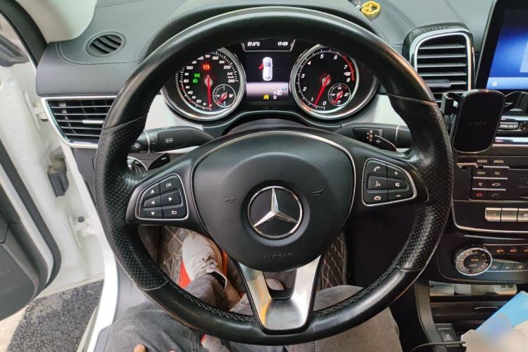 Used Mercedes-Benz GLE Coupe 2018 GLE 400 4MATIC Coupe SUV Steering Wheel
