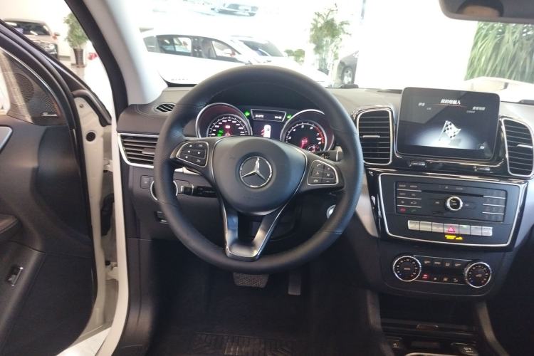 Used Mercedes-Benz GLE Coupe 2018 GLE 320 4MATIC Coupe SUV Steering Wheel