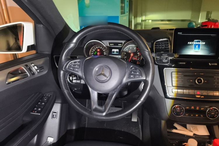 Used Mercedes-Benz GLE Coupe 2018 GLE 320 4MATIC Coupe SUV Steering Wheel