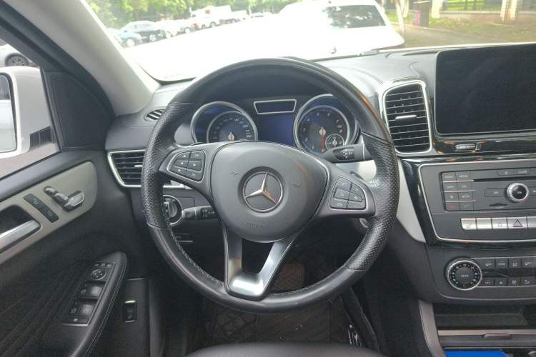 Used Mercedes-Benz GLE Coupe 2018 GLE 320 4MATIC Coupe SUV Steering Wheel