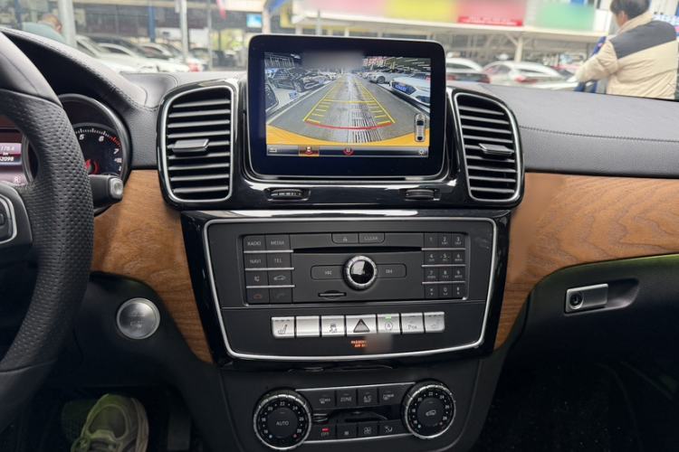 Used Mercedes-Benz GLE Coupe 2018 GLE 320 4MATIC Coupe SUV Interior 11