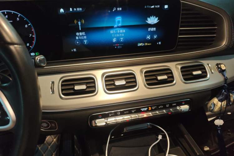 Used Mercedes-Benz GLE Coupe 2020 GLE 350 4MATIC Coupe SUV Luxury Model Audio And AC Panel