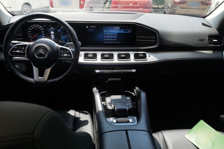 Used Mercedes-Benz GLE Coupe 2020 GLE 350 4MATIC Coupe SUV Luxury Model Center Console
