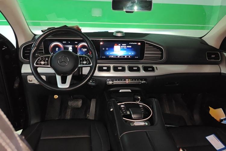 Used Mercedes-Benz GLE Coupe 2020 GLE 350 4MATIC Coupe SUV Fashion Model Center Console