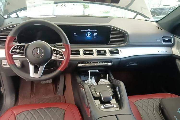 Used Mercedes-Benz GLE Coupe 2020 GLE 450 4MATIC Coupe SUV Fashion Model Center Console