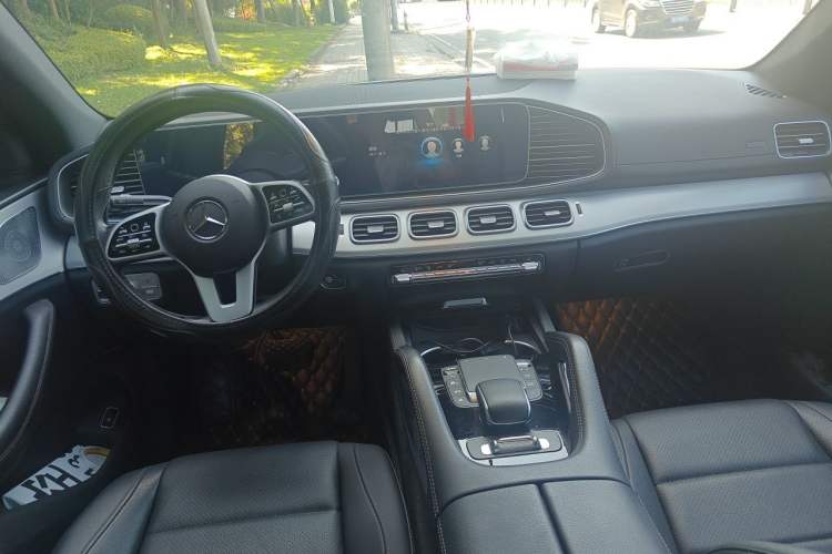 Used Mercedes-Benz GLE Coupe 2020 GLE 350 4MATIC Coupe SUV Fashion Model Center Console