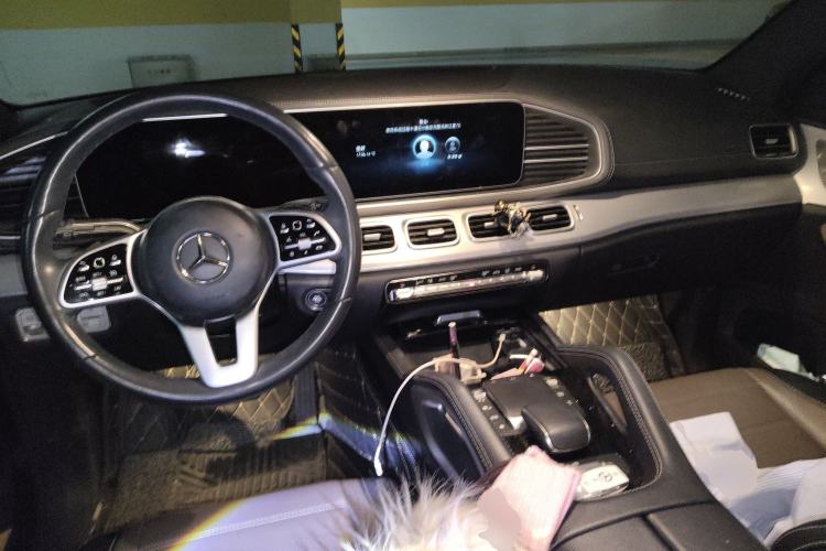 Used Mercedes-Benz GLE Coupe 2020 GLE 450 4MATIC Coupe SUV Fashion Model Center Console