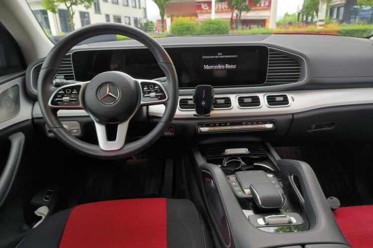 Used Mercedes-Benz GLE Coupe 2020 GLE 350 4MATIC Coupe SUV Luxury Model Center Console