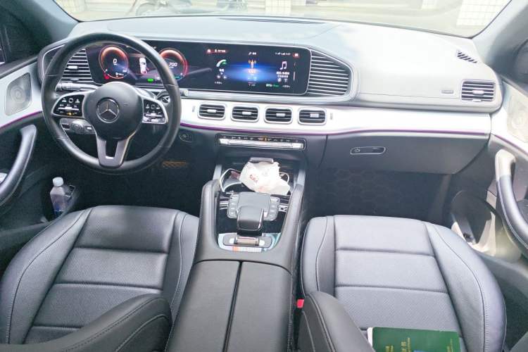 Used Mercedes-Benz GLE Coupe 2020 GLE 450 4MATIC Coupe SUV Fashion Model Center Console