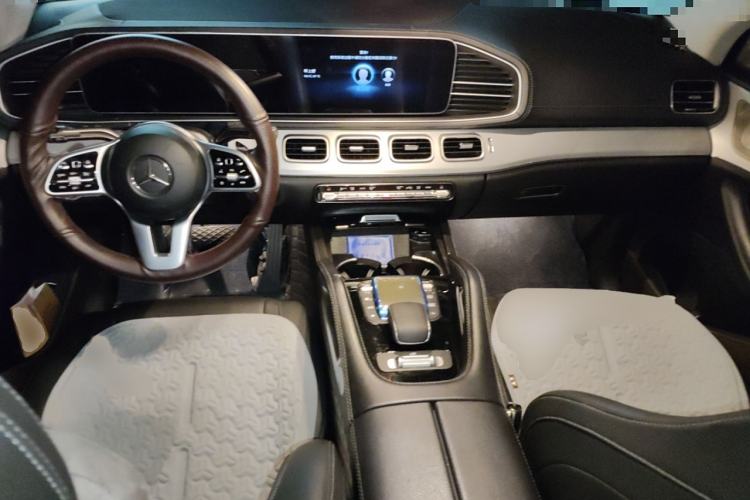 Used Mercedes-Benz GLE Coupe 2020 GLE 350 4MATIC Coupe SUV Luxury Model Center Console