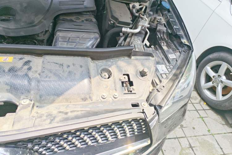 Used Mercedes-Benz GLE Coupe 2020 GLE 450 4MATIC Coupe SUV Fashion Model Engine Bay Left