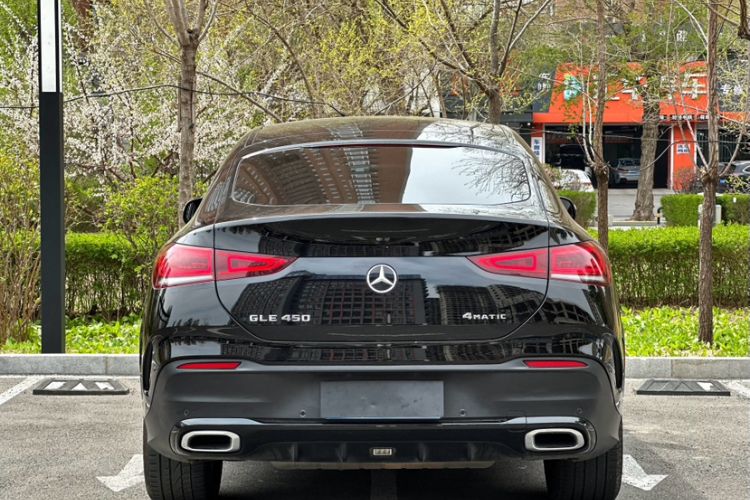 Used Mercedes-Benz GLE Coupe 2020 GLE 350 4MATIC Coupe SUV Luxury Model Exterior 2