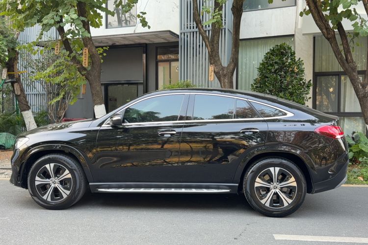 Used Mercedes-Benz GLE Coupe 2020 GLE 350 4MATIC Coupe SUV Fashion Model Exterior 3