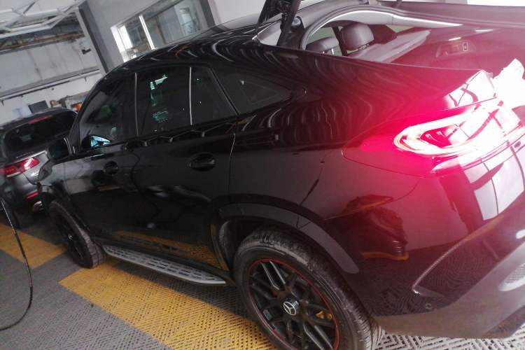 Used Mercedes-Benz GLE Coupe 2020 GLE 350 4MATIC Coupe SUV Fashion Model Exterior 3