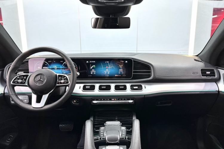 Used Mercedes-Benz GLE Coupe 2020 GLE 350 4MATIC Coupe SUV Luxury Model Interior 3
