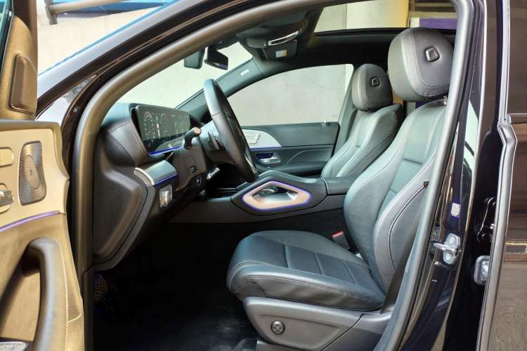 Used Mercedes-Benz GLE Coupe 2020 GLE 350 4MATIC Coupe SUV Luxury Model Interior 5
