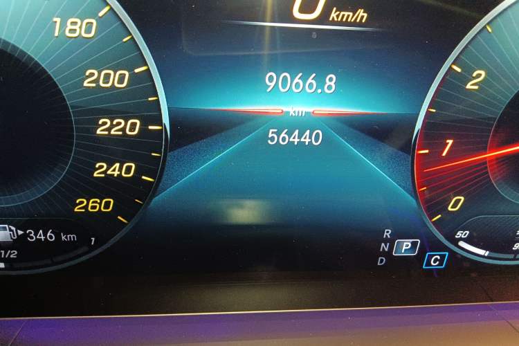 Used Mercedes-Benz GLE Coupe 2020 GLE 350 4MATIC Coupe SUV Fashion Model Odometer Close Up