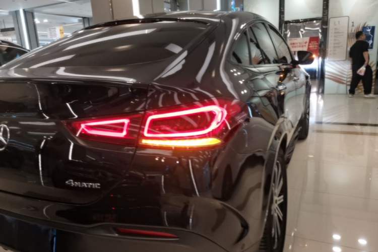 Used Mercedes-Benz GLE Coupe 2020 GLE 350 4MATIC Coupe SUV Luxury Model Right Rear Taillight