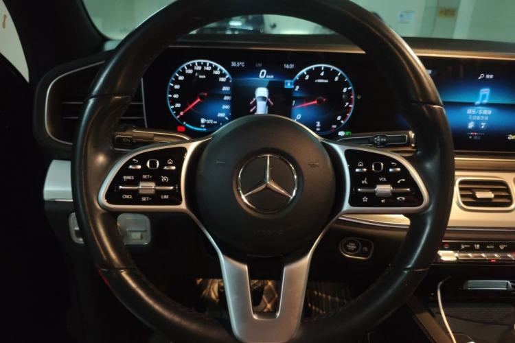 Used Mercedes-Benz GLE Coupe 2020 GLE 350 4MATIC Coupe SUV Luxury Model Steering Wheel
