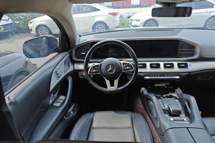 Used Mercedes-Benz GLE Coupe 2020 GLE 350 4MATIC Coupe SUV Luxury Model Steering Wheel