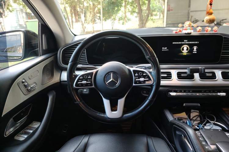 Used Mercedes-Benz GLE Coupe 2020 GLE 350 4MATIC Coupe SUV Luxury Model Steering Wheel