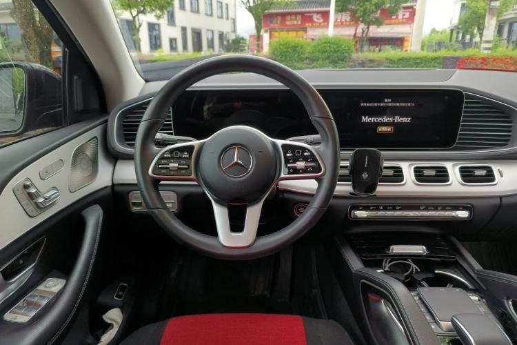 Used Mercedes-Benz GLE Coupe 2020 GLE 350 4MATIC Coupe SUV Luxury Model Steering Wheel