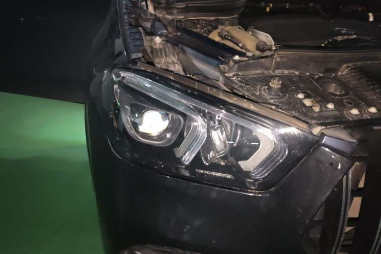 Used Mercedes-Benz GLE Coupe 2020 GLE 350 4MATIC Coupe SUV Fashion Model Right Front Headlight