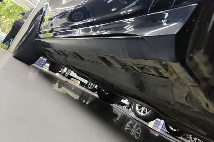 Used Mercedes-Benz GLE Coupe 2020 GLE 450 4MATIC Coupe SUV Fashion Model Right Side Sill