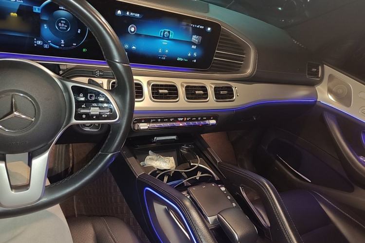 Used Mercedes-Benz GLE Coupe 2020 GLE 350 4MATIC Coupe SUV Fashion Model Center Console