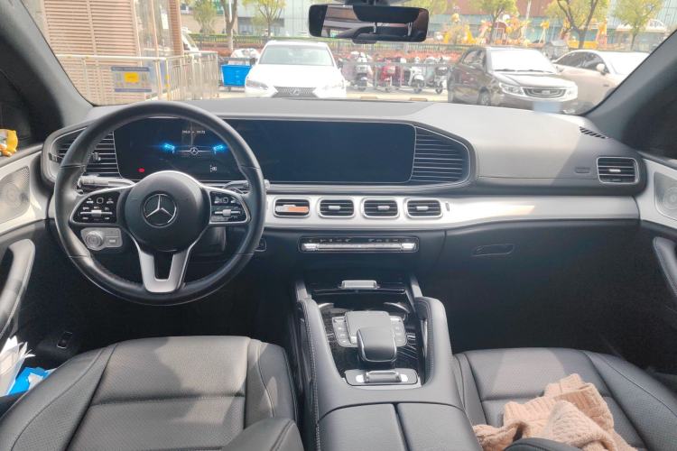 Used Mercedes-Benz GLE Coupe 2020 GLE 450 4MATIC Coupe SUV Fashion Model Center Console