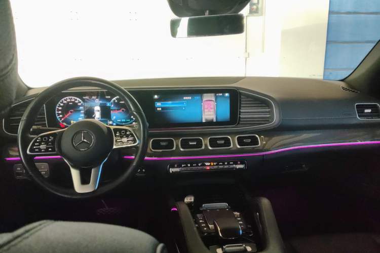 Used Mercedes-Benz GLE Coupe 2020 GLE 450 4MATIC Coupe SUV Luxury Model Center Console