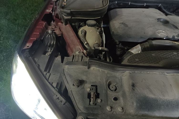 Used Mercedes-Benz GLE Coupe 2020 GLE 350 4MATIC Coupe SUV Fashion Model Engine Bay Right
