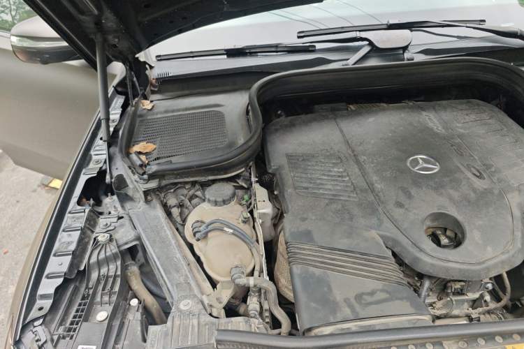 Used Mercedes-Benz GLE Coupe 2020 GLE 450 4MATIC Coupe SUV Fashion Model Engine Bay Right