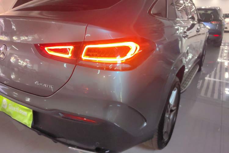 Used Mercedes-Benz GLE Coupe 2020 GLE 450 4MATIC Coupe SUV Luxury Model Exterior 6