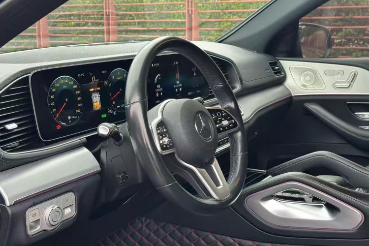 Used Mercedes-Benz GLE Coupe 2020 GLE 450 4MATIC Coupe SUV Fashion Model Interior 4