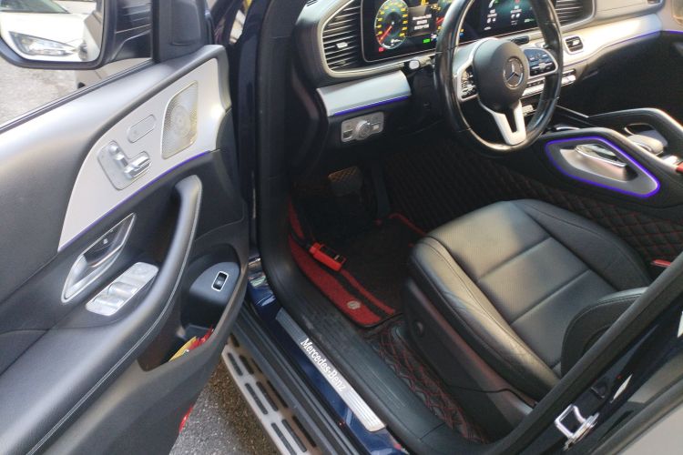 Used Mercedes-Benz GLE Coupe 2020 GLE 450 4MATIC Coupe SUV Fashion Model Left Front Seat