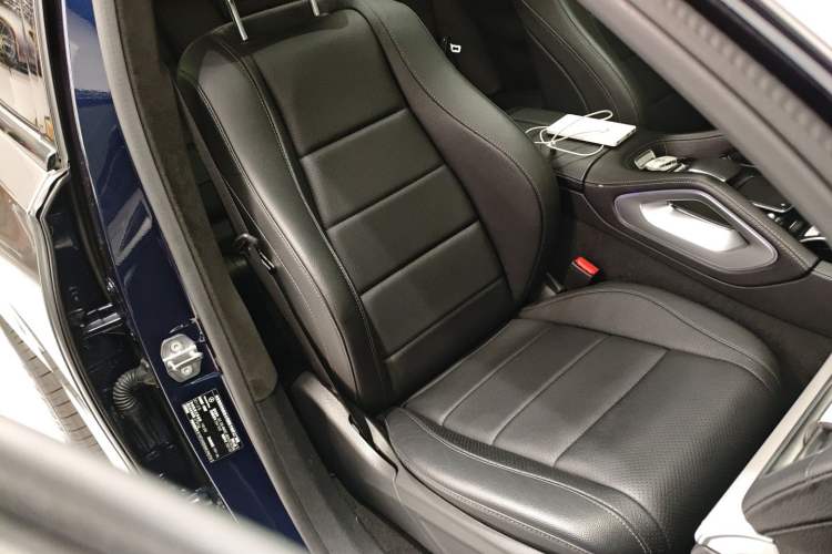 Used Mercedes-Benz GLE Coupe 2020 GLE 350 4MATIC Coupe SUV Fashion Model Right Front Seat