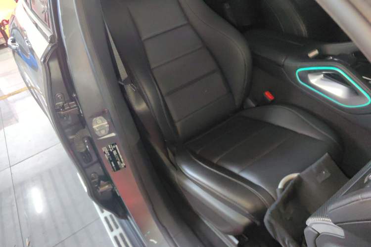 Used Mercedes-Benz GLE Coupe 2020 GLE 450 4MATIC Coupe SUV Luxury Model Right Front Seat