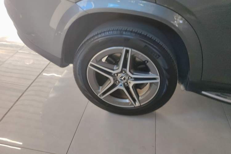 Used Mercedes-Benz GLE Coupe 2020 GLE 450 4MATIC Coupe SUV Luxury Model Right Rear Wheel Hub
