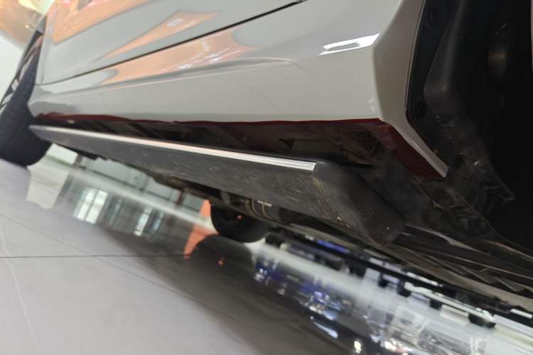 Used Mercedes-Benz GLE Coupe 2020 GLE 350 4MATIC Coupe SUV Luxury Model Right Side Sill