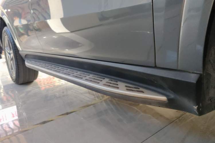 Used Mercedes-Benz GLE Coupe 2020 GLE 450 4MATIC Coupe SUV Luxury Model Right Side Sill