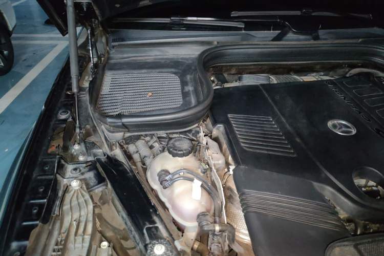 Used Mercedes-Benz GLE Coupe 2020 GLE 450 4MATIC Coupe SUV Fashion Model Engine Bay Right
