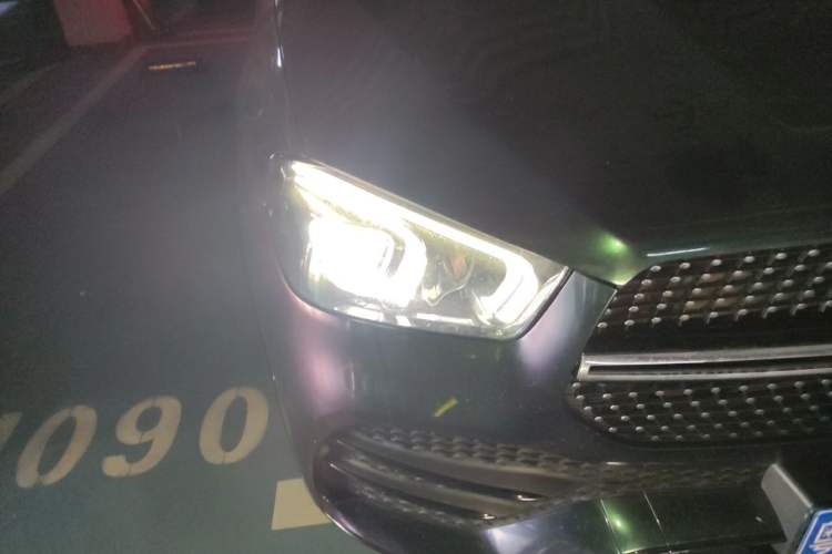 Used Mercedes-Benz GLE Coupe 2020 GLE 450 4MATIC Coupe SUV Fashion Model Right Front Headlight