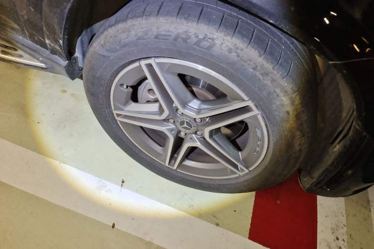 Used Mercedes-Benz GLE Coupe 2020 GLE 450 4MATIC Coupe SUV Luxury Model Right Front Wheel Hub