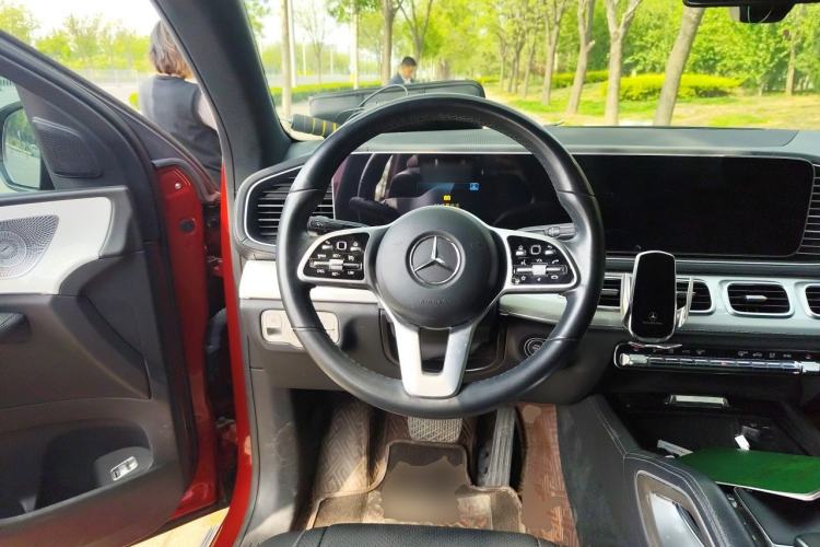 Used Mercedes-Benz GLE Coupe 2020 GLE 350 4MATIC Coupe SUV Luxury Model Steering Wheel