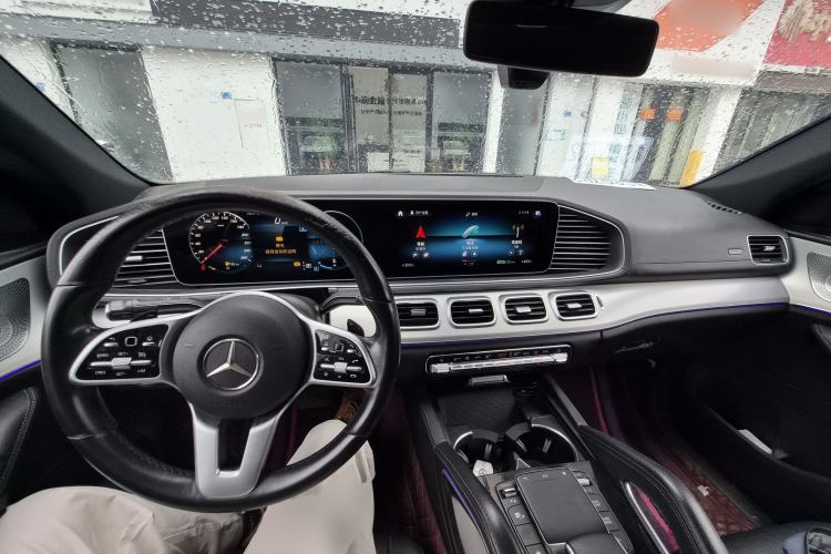 Used Mercedes-Benz GLE Coupe 2020 GLE 450 4MATIC Coupe SUV Fashion Model Center Console