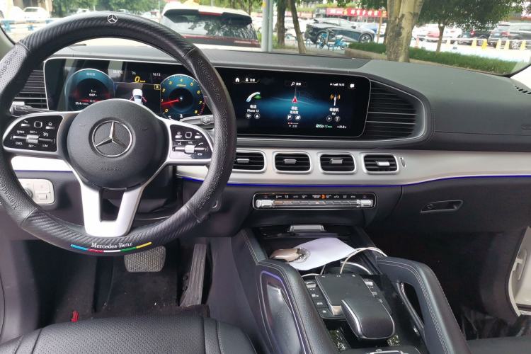 Used Mercedes-Benz GLE Coupe 2020 GLE 350 4MATIC Coupe SUV Luxury Model Center Console